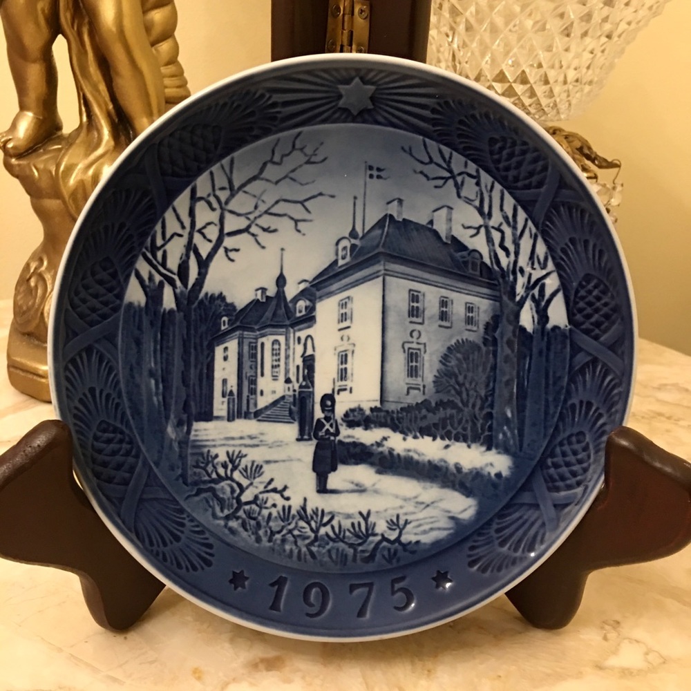 SALE! Vintage Royal Copenhagen 1975 Plate